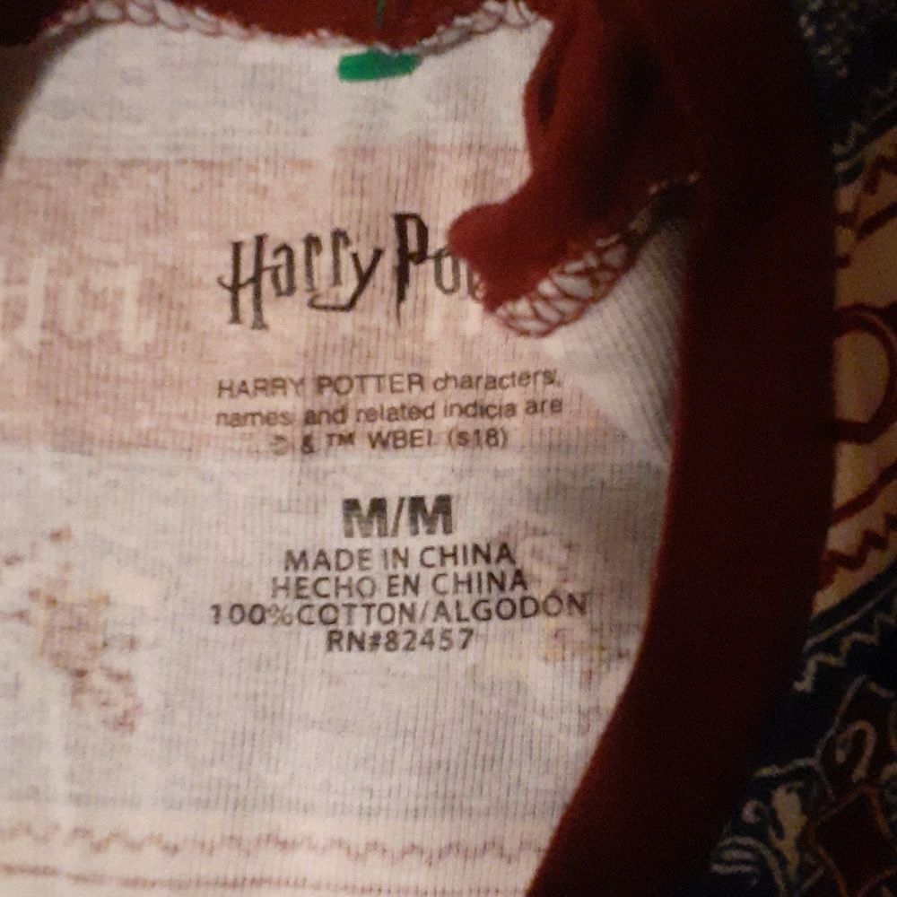 Harry Potter Pajama Set Hogwarts Print Long Sleeve Top Pants Sleepwear SIZE M - Picture 2 of 4